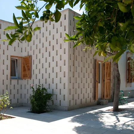Coluccia *